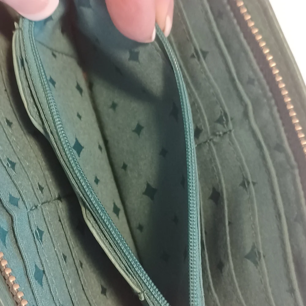 Fossil Leather Billfold Wallet Kelly Green